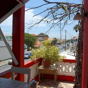 https://apolonia-boutique-hotel-curacao.comcaribbean.com